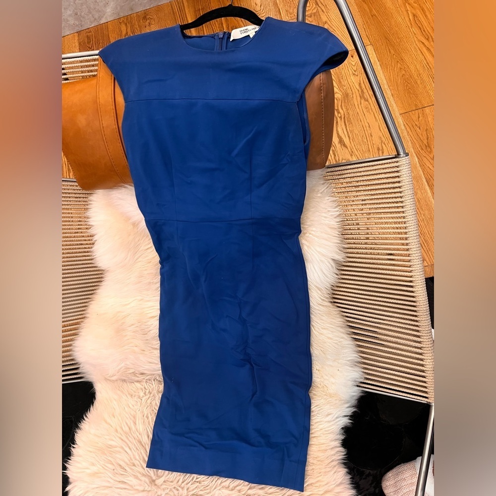 Diane Von Furstenberg Colorblock Sheath Dress NWT Size 0